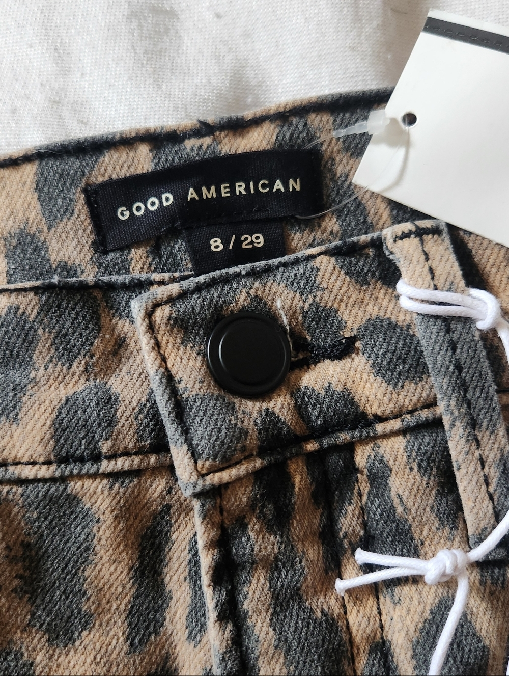 Good American Leopard Print Kick Flare Jeans High Rise NWT Size 8 - Picture 5 of 10